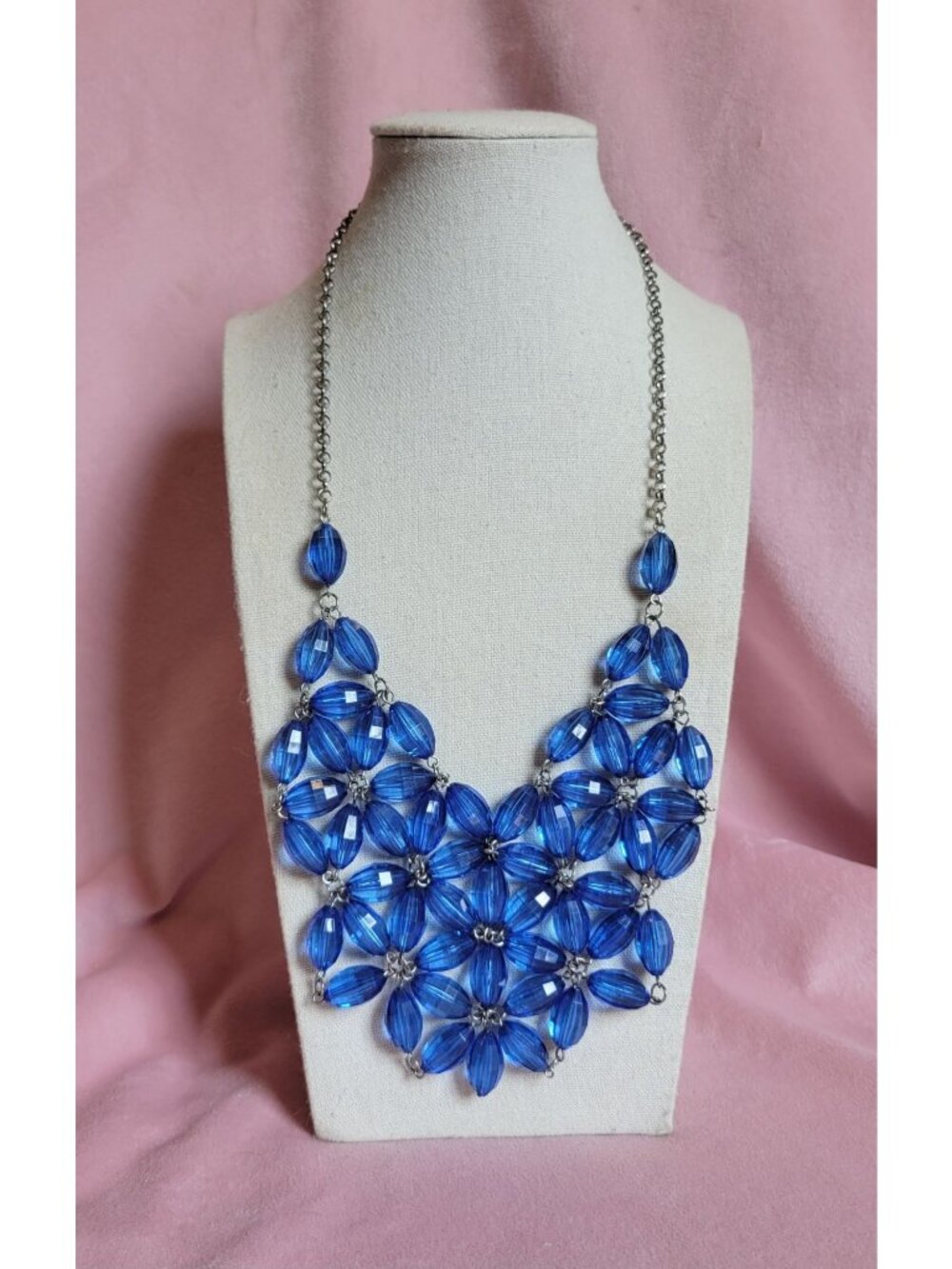 Bright Blue Faceted Plastic Beaded Bib Style Statement Costume Necklace N1A